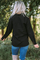 Chemise à manches longues texturée noire avec poche boutonnée-A WOMAN WE LOVE