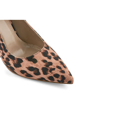 Actitud de moda tacones altos