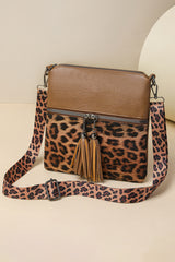 Petit sac d’épaule marron en simili cuir à détails léopard et pompons