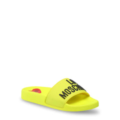 Amor moschino desnudo y pinzas
