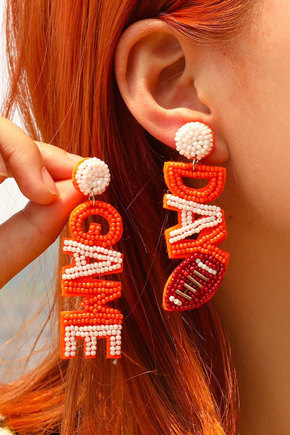 Boucles d'oreilles pendantes en perles de riz Rugby GAME DAY orange-A WOMAN WE LOVE