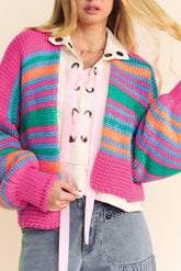 Cardigan ample à rayures roses et manches bouffantes colorées, épaules tombantes-A WOMAN WE LOVE