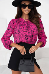 Blouse plissée à imprimé léopard rose avec trou de serrure-A WOMAN WE LOVE