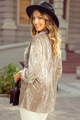 Chemise en velours boutonnée coupe ample en polaire dorée avec poches poitrine-A WOMAN WE LOVE