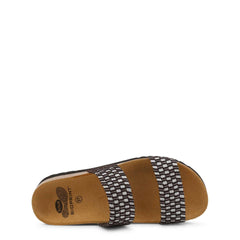 Scholl naked and flip-flops