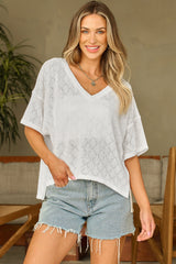 Blouse fluide tricotée blanche à col en V-A WOMAN WE LOVE