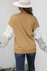 Sweat-shirt col rond camel imprimé floral et rayé à manches volantées