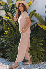 T-shirt with short sleeves and pants*