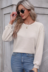 Top khaki with long sleeves and round neck *