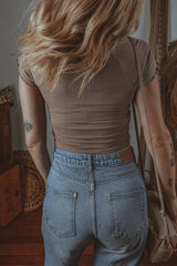 Camiseta delgada Copa en V * Collar