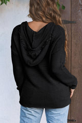 Pull noir à capuche en maille côtelée et col V