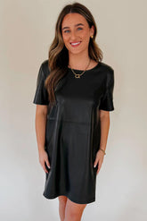 Black t-shirt dress in imitation leather *