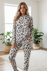 Ensemble de salon blanc avec sweat à capuche à imprimé léopard