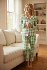 Ensemble pyjama chemise et pantalon à carreaux de Noël vert clair