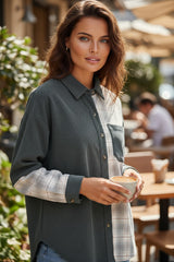 Chemise longue boutonnée en velours côtelé à carreaux gris