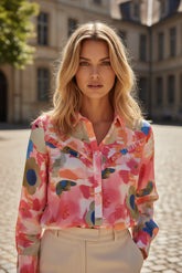 Chemise à volants et imprimé abstrait rose *