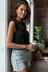 Débardeur noir en dentelle guipure au crochet *