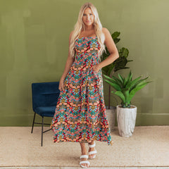 Robe longue noire à imprimé floral bohème à fines bretelles sans manches et taille haute