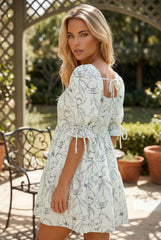 Mini-robe beige à imprimé floral, col carré, dos froncé, manches bouffantes