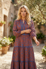 Robe ample à fleurs marron à manches 3/4 bouffantes