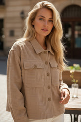 Veste boutonnée kaki foncé avec poche poitrine texturée