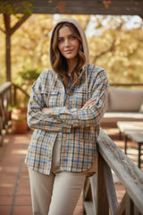 Ashleigh: chaqueta a cuadros con capucha y mosagipra en azul en relieve