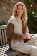 Côte velvet jacket buttoned with chest pockets in brown color