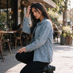 Veste en jean bleu délavé oversize à poches et liens latéraux