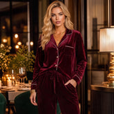 Pyjama en velours bordeaux à passepoil contrasté, chemise et pantalon