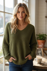 2 couleurs pour Le pull oversize col V qui réchauffe le cœur