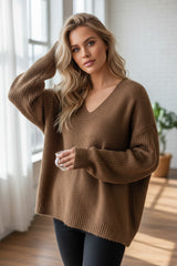 2 couleurs pour Le pull oversize col V qui réchauffe le cœur