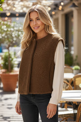 🧸 DOUCE ÉVIDENCE – Le gilet cosy qui réchauffe les cœurs