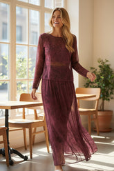 Ensemble deux pièces : haut manches longues + jupe longue bordeaux