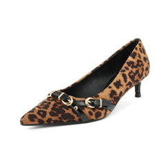 Actitud de moda tacones altos