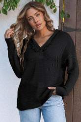 Pull noir à capuche en maille côtelée et col V
