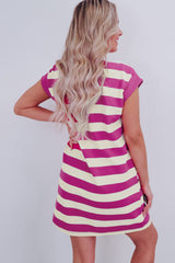 Straight t-shirt dress with pockets and short sleeves in pink stripes