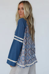 Top with long sleeves blue raglan in geometric printed lace patchwork ric rac