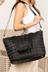 Ensemble grand sac cabas noir matelassé et pochette assortie