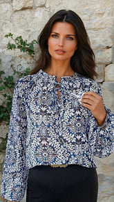 BLUSIA DE LACE TRIBAL -UP Y LA ESPLACIÓN *