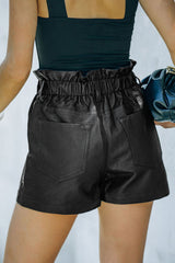 Short taille haute en simili cuir noir *