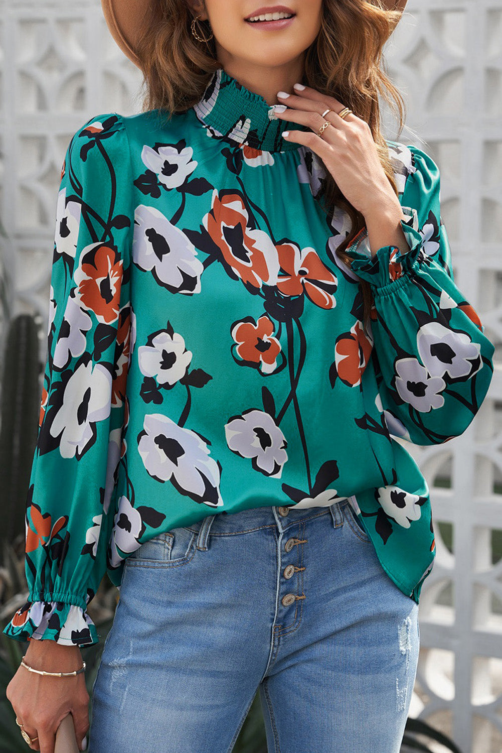 Blouse smockée à col montant et imprimé floral-A WOMAN WE LOVE