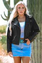 Chaqueta con cremallera con collar con giros de cuero negro