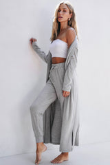Ensemble de salon avec cardigan long fendu et pantalon slim gris clair-A WOMAN WE LOVE