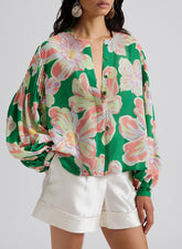 Chemise ample plissée à manches bouffantes et boutonnée à imprimé floral vert-A WOMAN WE LOVE