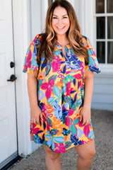 Straight dress with short sleeves and split collar *