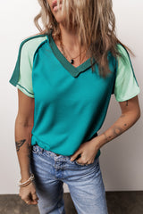 T-shirt green with V-neck and apparent seams