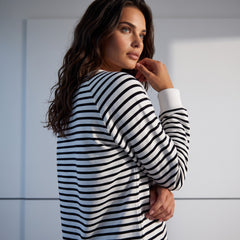 Sweat-shirt ample à rayures noires, manches raglan, fentes latérales