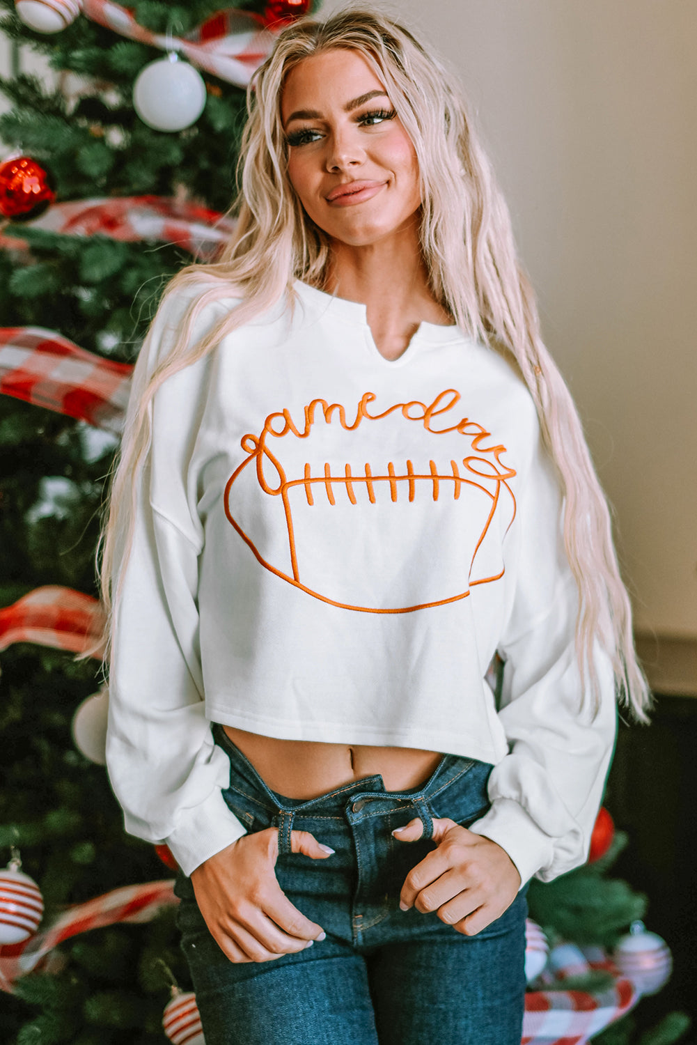 Sudadera blanca con cuello con muescas con inscripción "Día del juego" Fútbol de rugby