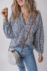 Chemisier bleu à imprimé floral et col en V cranté *-A WOMAN WE LOVE