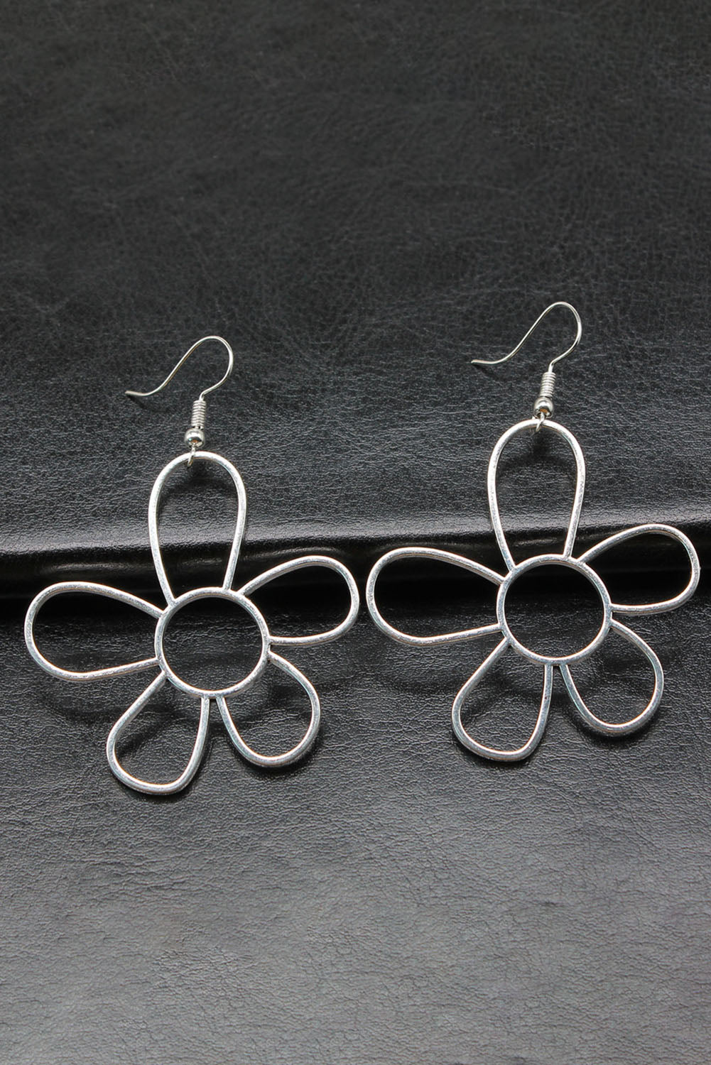 Boucles d'oreilles crochet fleur creuse en alliage argenté